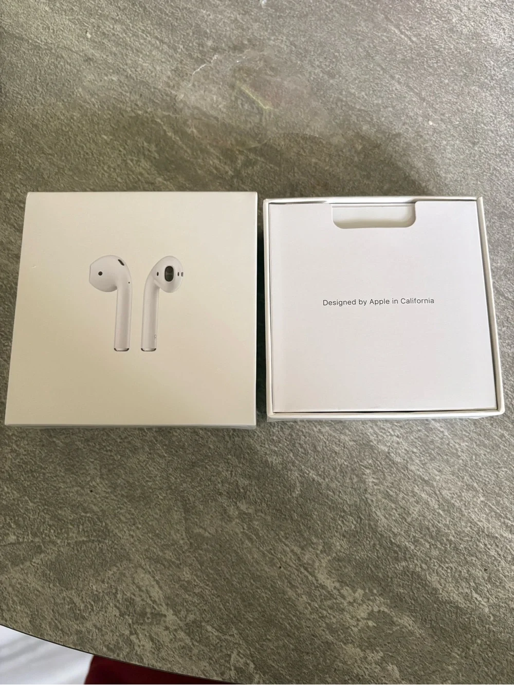 Apple White Wireless Earbuds